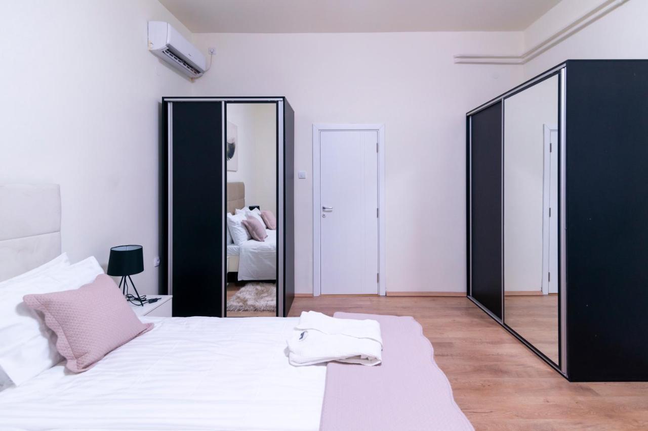 Jevrejska - Central Apartment With Free Parking Novi Sad Bagian luar foto