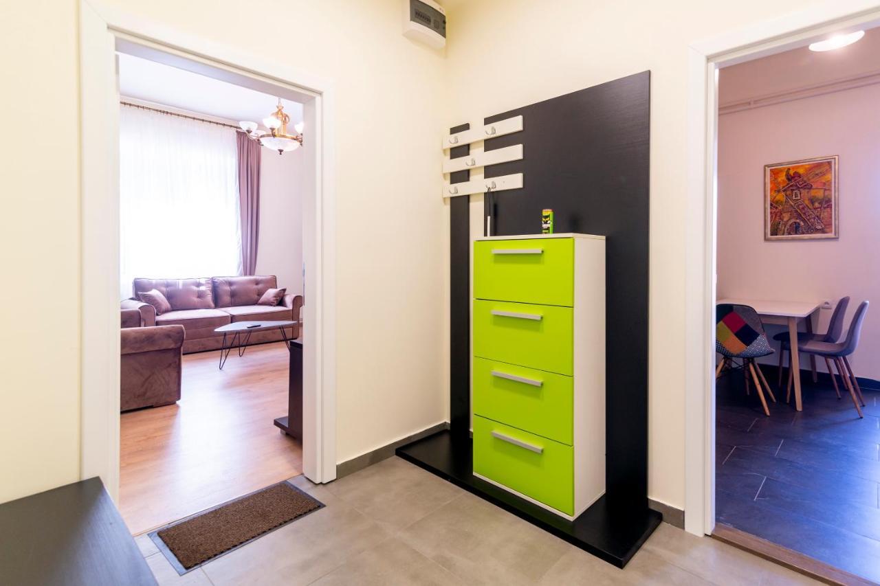 Jevrejska - Central Apartment With Free Parking Novi Sad Bagian luar foto