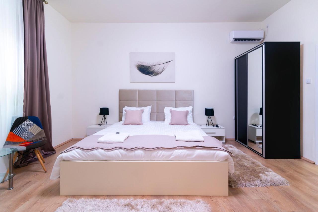 Jevrejska - Central Apartment With Free Parking Novi Sad Bagian luar foto